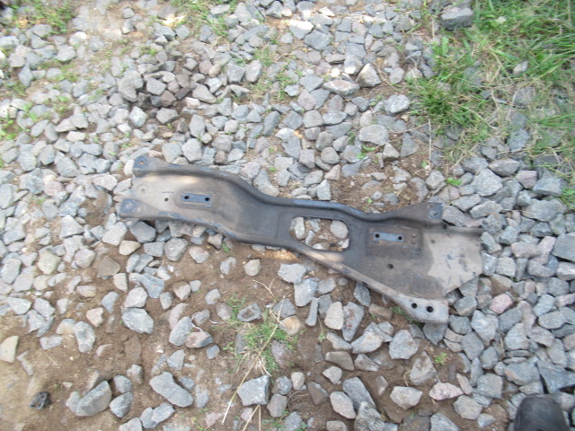Балка подвески передняя (подрамник)