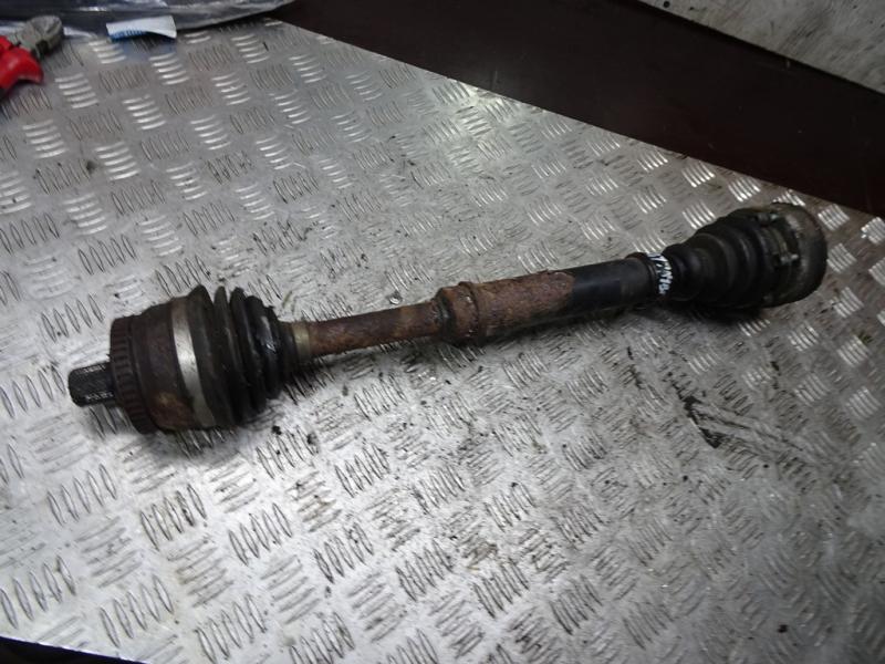Полуось (приводной вал,шрус)