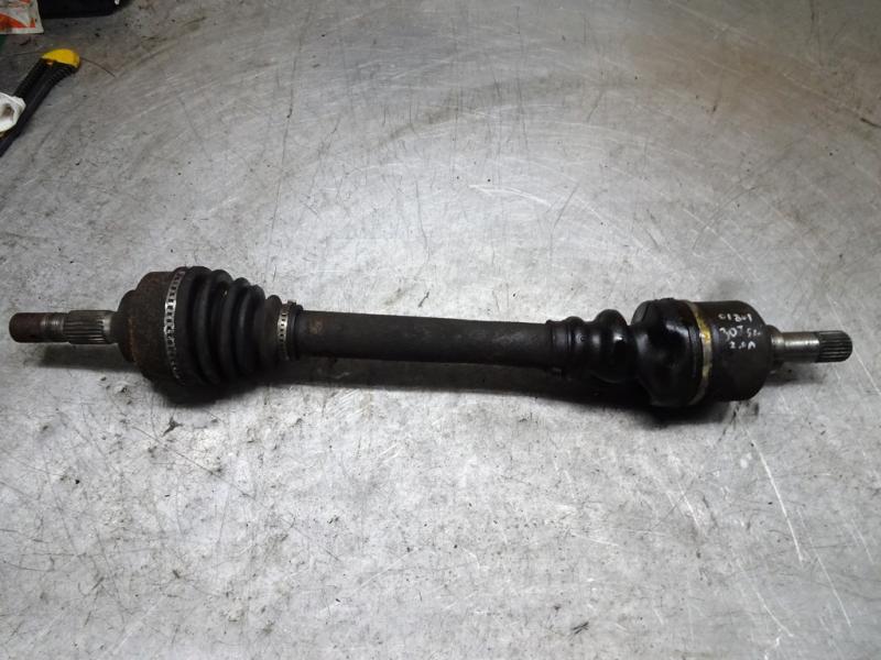 Полуось (приводной вал,шрус)