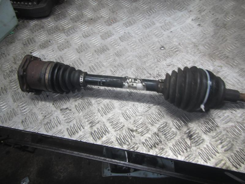 Полуось (приводной вал,шрус)