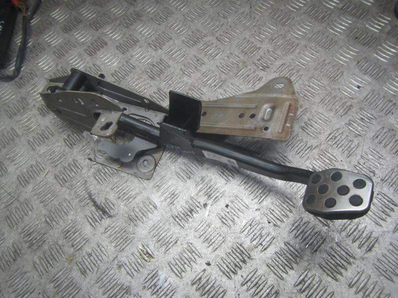 Педаль тормоза
