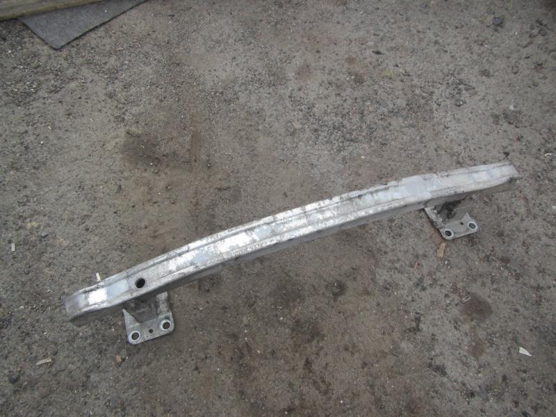 Усилитель бампера