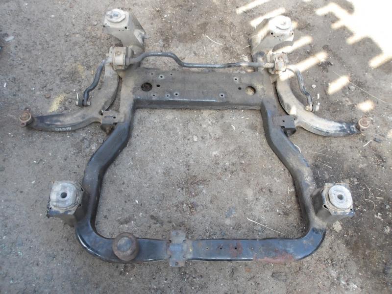 Балка подвески передняя (подрамник)