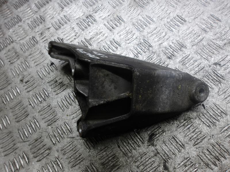 Кронштейн двигателя